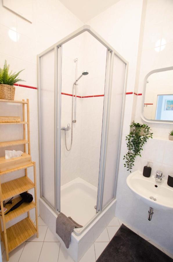 Casarina - Stilvoller Altbau In Zentraler Lage Apartment Дрезден Екстериор снимка