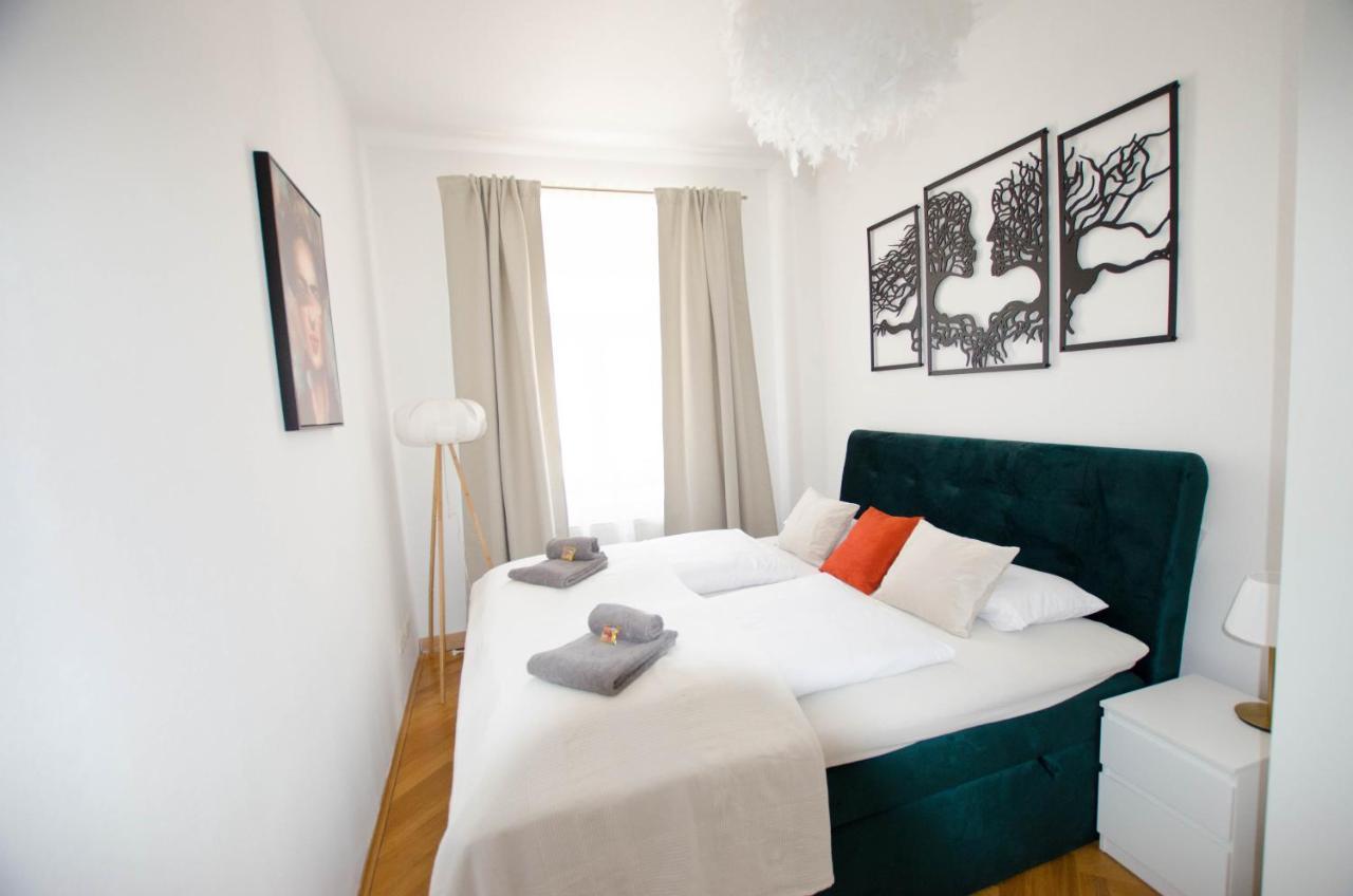 Casarina - Stilvoller Altbau In Zentraler Lage Apartment Дрезден Екстериор снимка