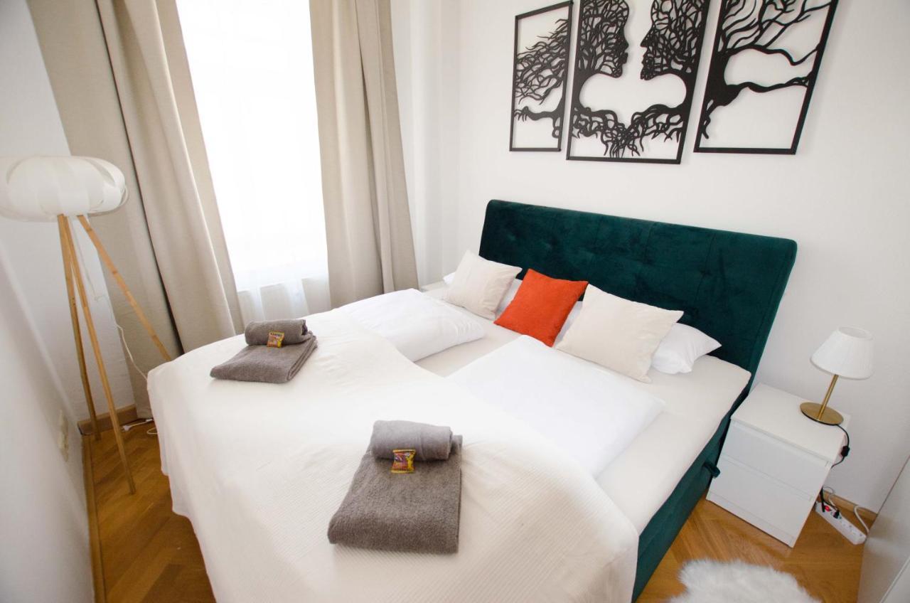 Casarina - Stilvoller Altbau In Zentraler Lage Apartment Дрезден Екстериор снимка