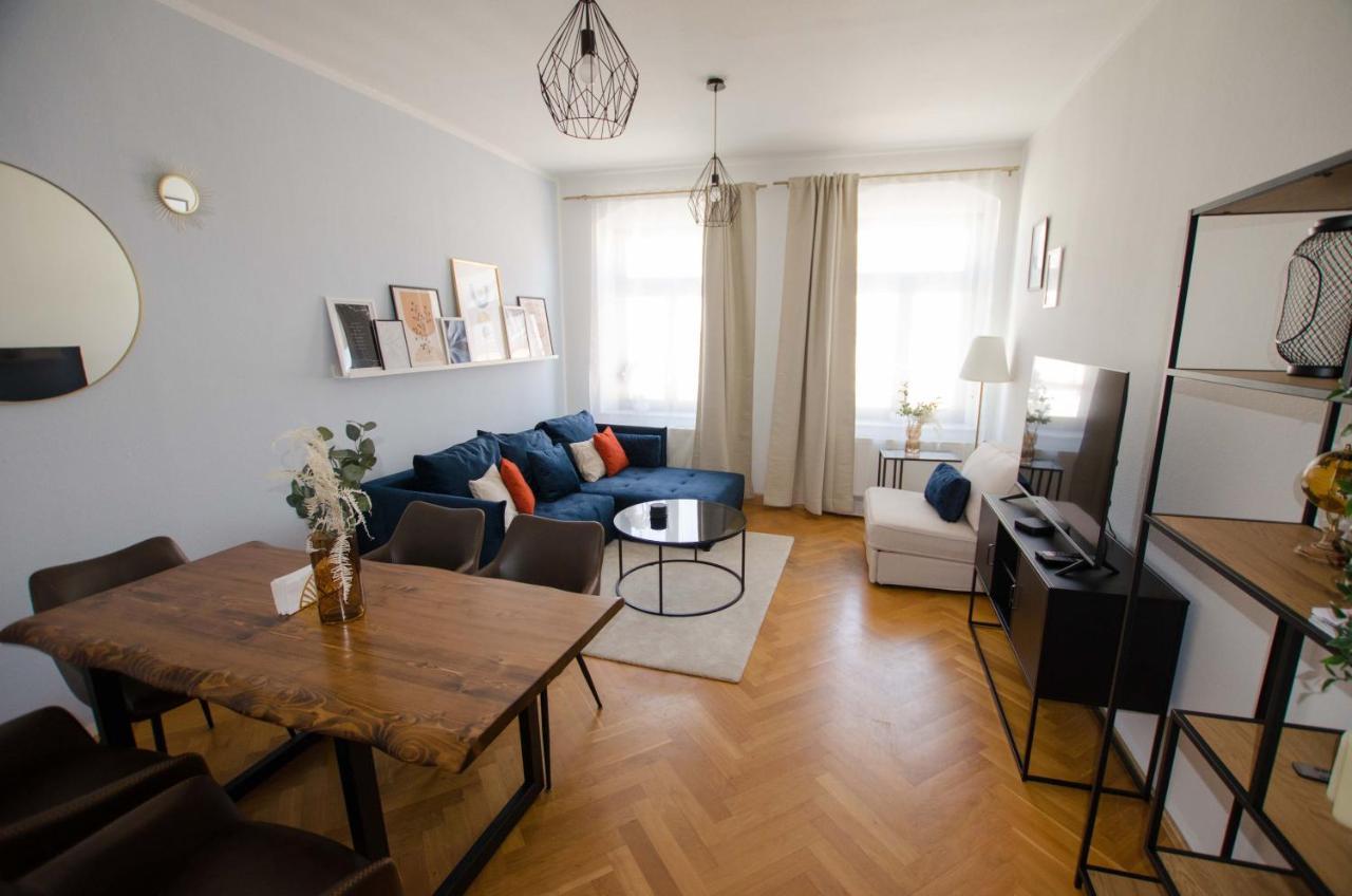 Casarina - Stilvoller Altbau In Zentraler Lage Apartment Дрезден Екстериор снимка