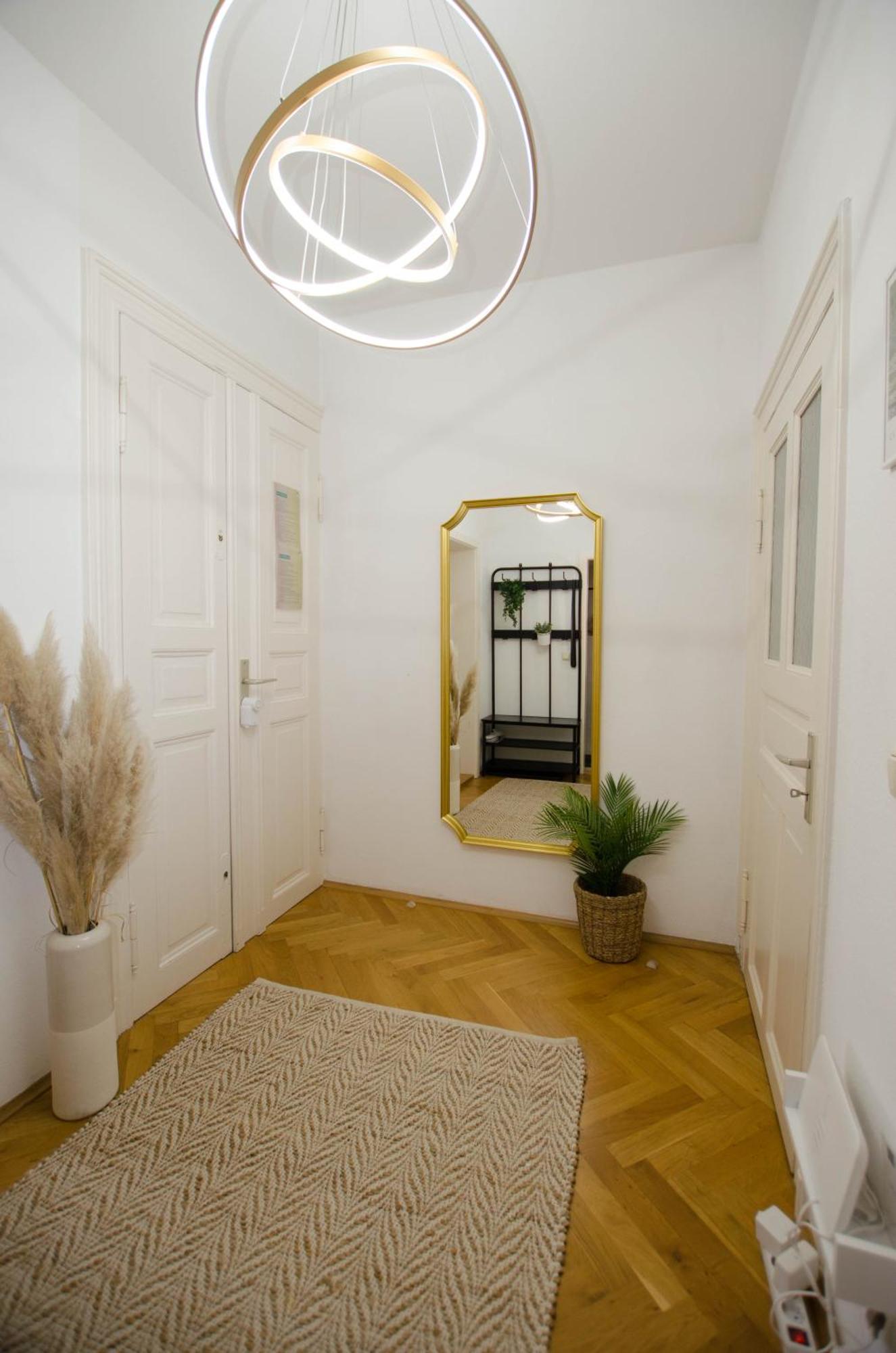 Casarina - Stilvoller Altbau In Zentraler Lage Apartment Дрезден Екстериор снимка